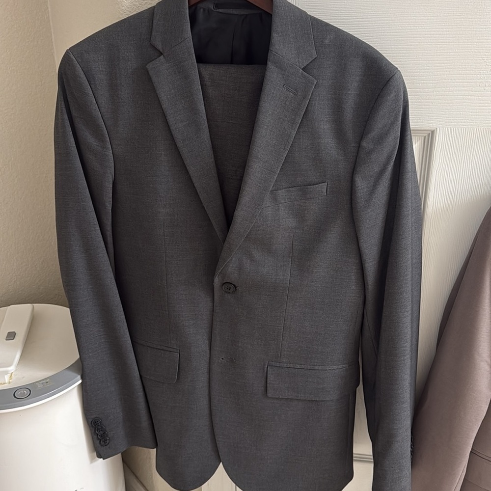 Men’s H&M suits - Picture 5 of 13